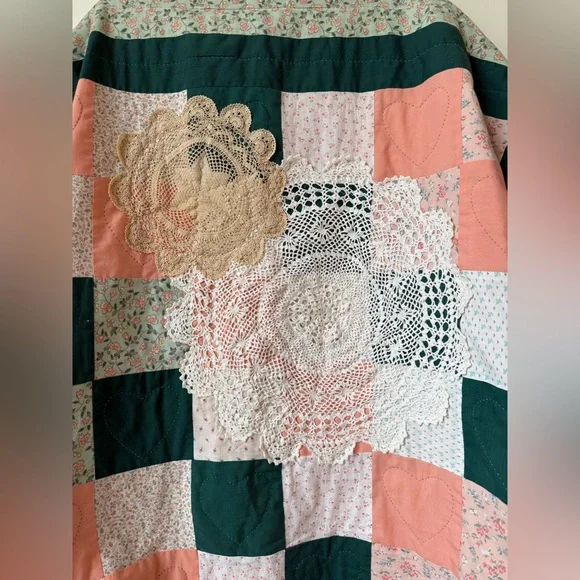 ⭐️ Handmade Upcycle Quilt Jacket -SHORT- Heart stitched Doily Vintage Cotton - Picture 4 of 4